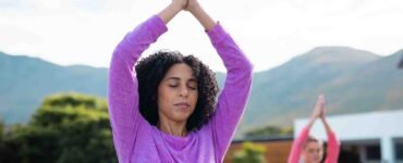 Ontdek Bewegingsmeditatie: Oorsprong, Voordelen en Praktische Tips yogablog