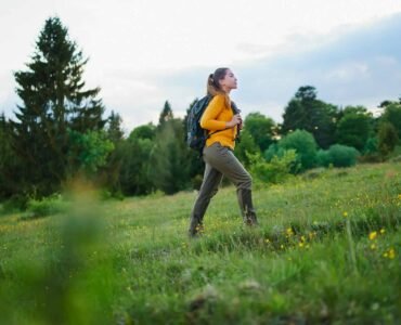Ontdek de Voordelen van Wandelmeditatie voor Lichaam en Geest yogablog