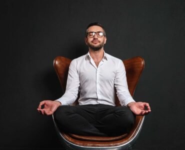 Wat is Stoel Meditatie: Comfortabel Mediteren voor Iedereen yogablog