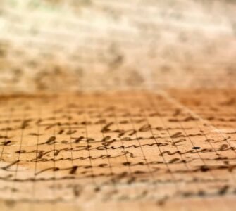 Oorsprong van Yoga: Van de Veda's tot het Moderne Tijdperk yogablog